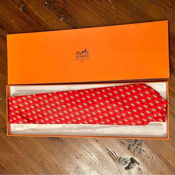 NIB Hermes Paris Silk Necktie with Frogs - Picture 8 of 10